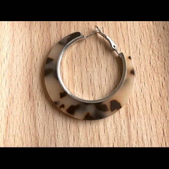 Tortoise Print 🐢 Lever Back Hoop Earrings NEW Light Weight Iconic Safari - Picture 7 of 9